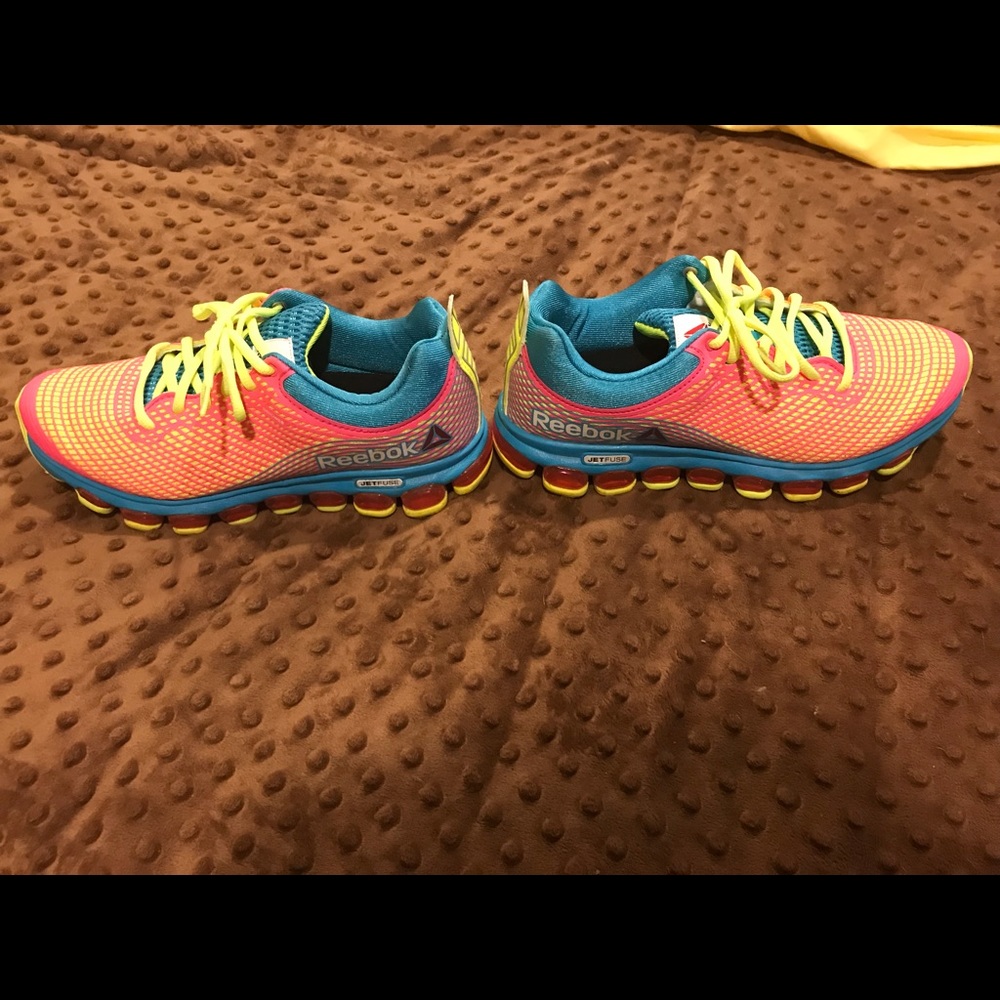 EUC Reebok Sneakers